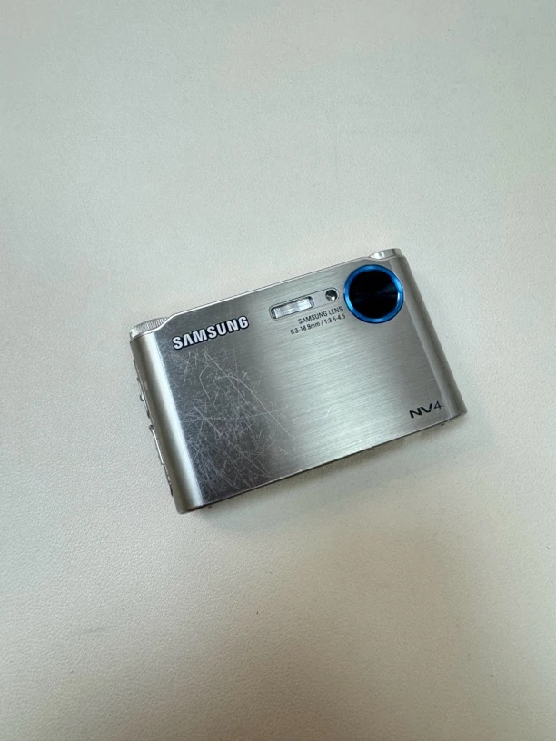 9新 Samsung/三星 三星NV4/NV33 820w像素 3倍光学变焦