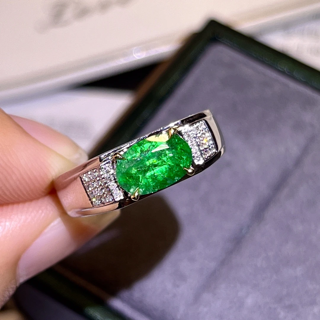 18K金镶嵌赞比亚天然祖母绿男戒经典简约大气绿色时尚气质