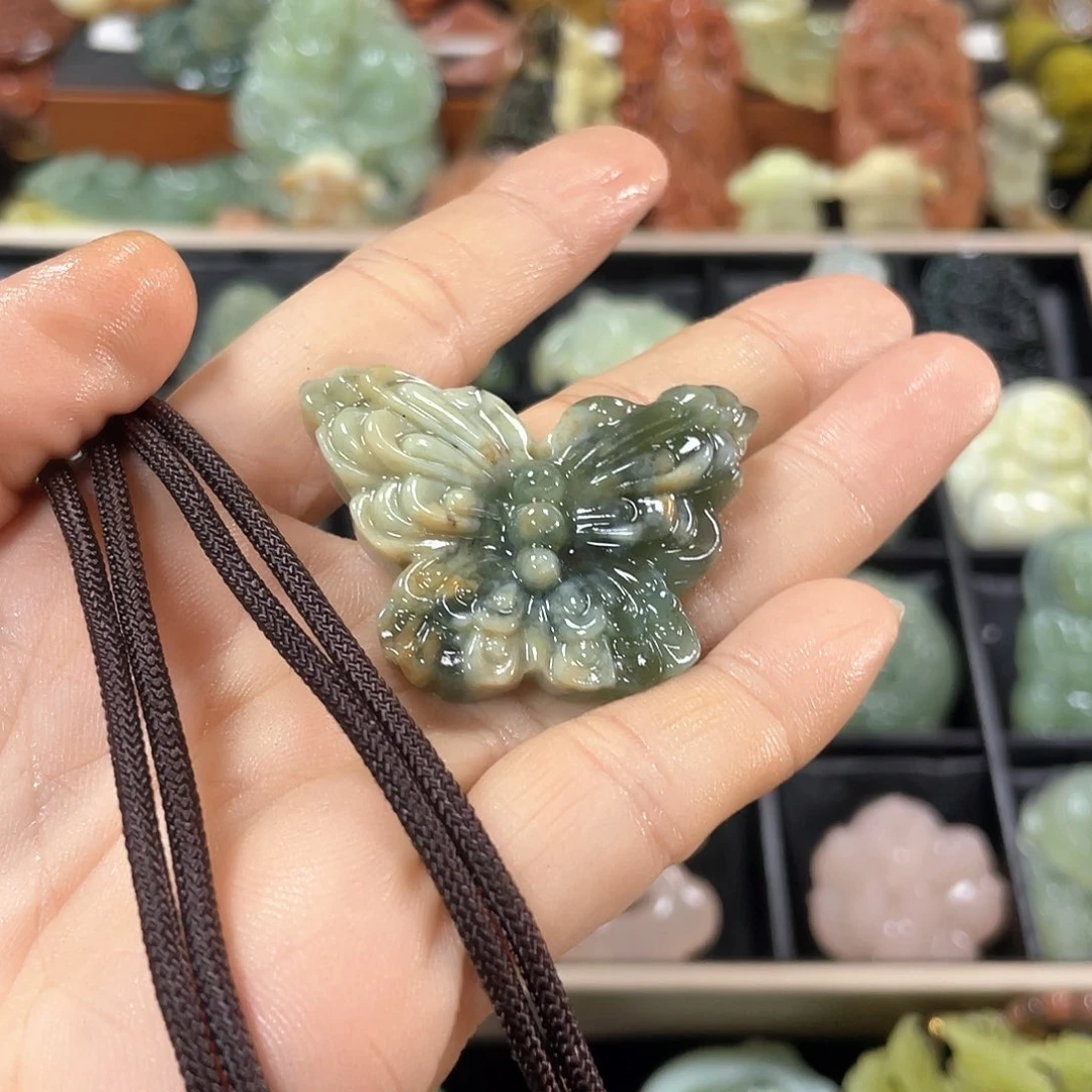 蛇纹石玉颈饰未镶嵌