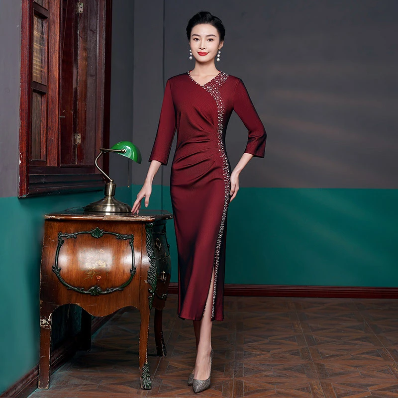 百搭年春夏新款妈妈婚礼服喜婆婆婚宴装连衣裙中老年中年高档洋气