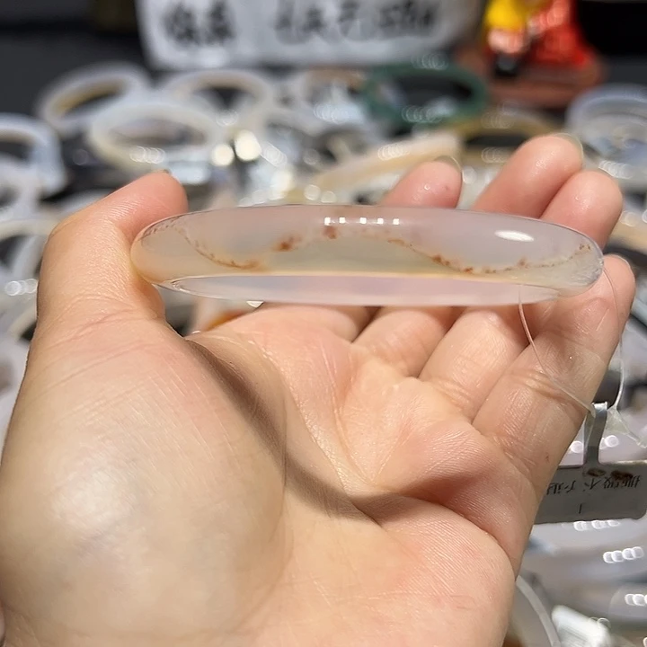 玛瑙/玉髓手镯未镶嵌迁*?