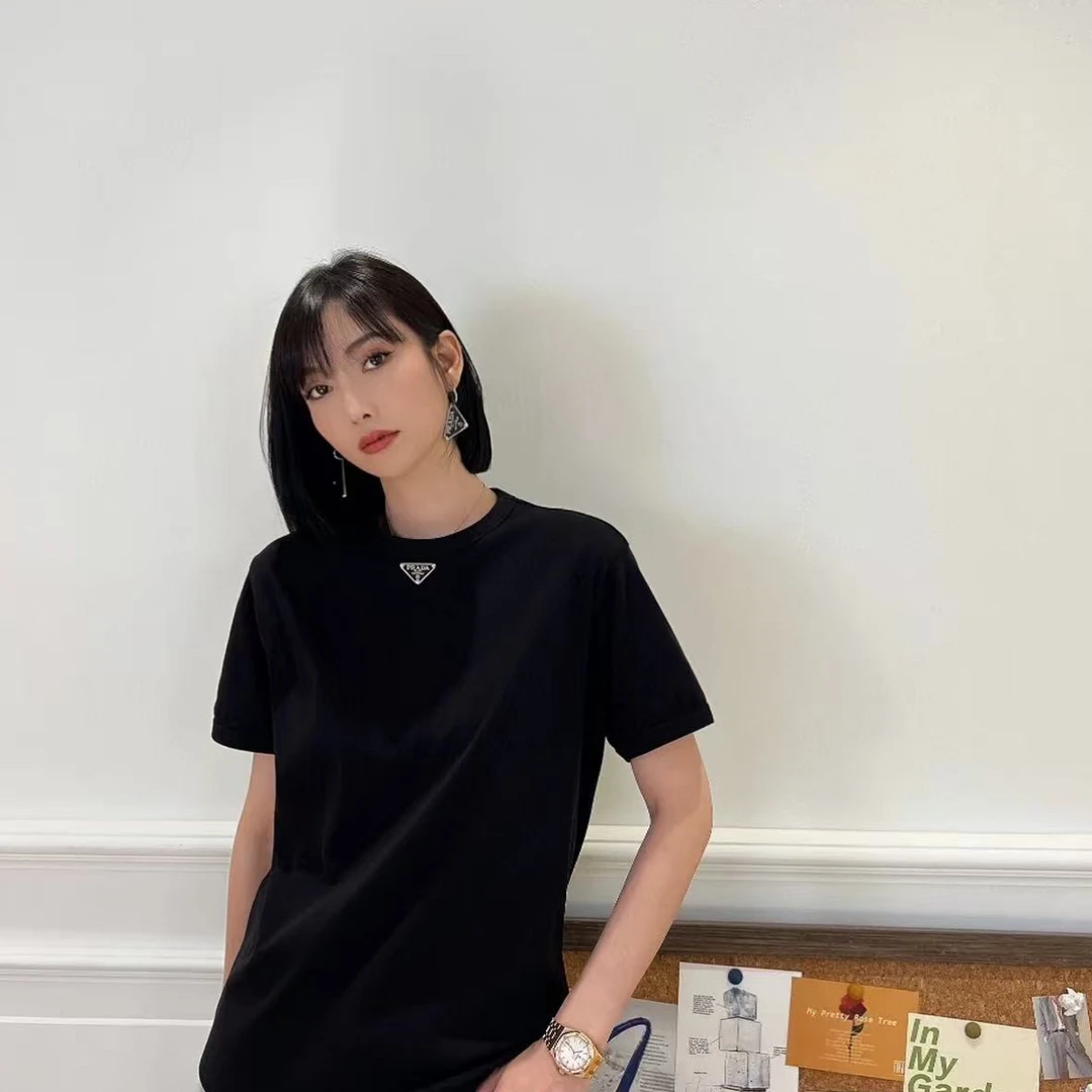 99新 Prada/普拉达 xy 领口三角标短袖 M码 609159