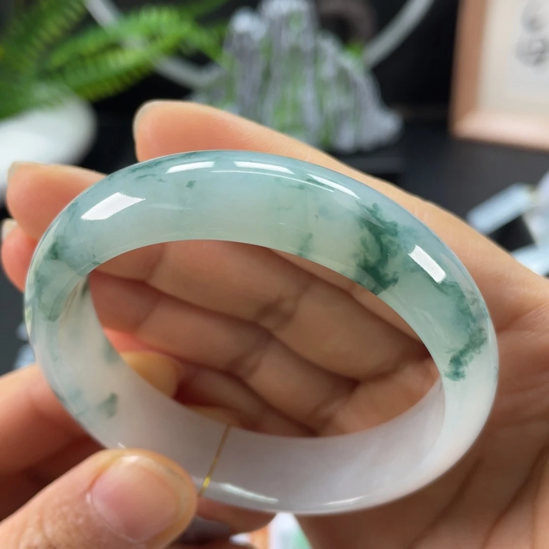 翡翠手镯未镶嵌冰胶飘花正圈
