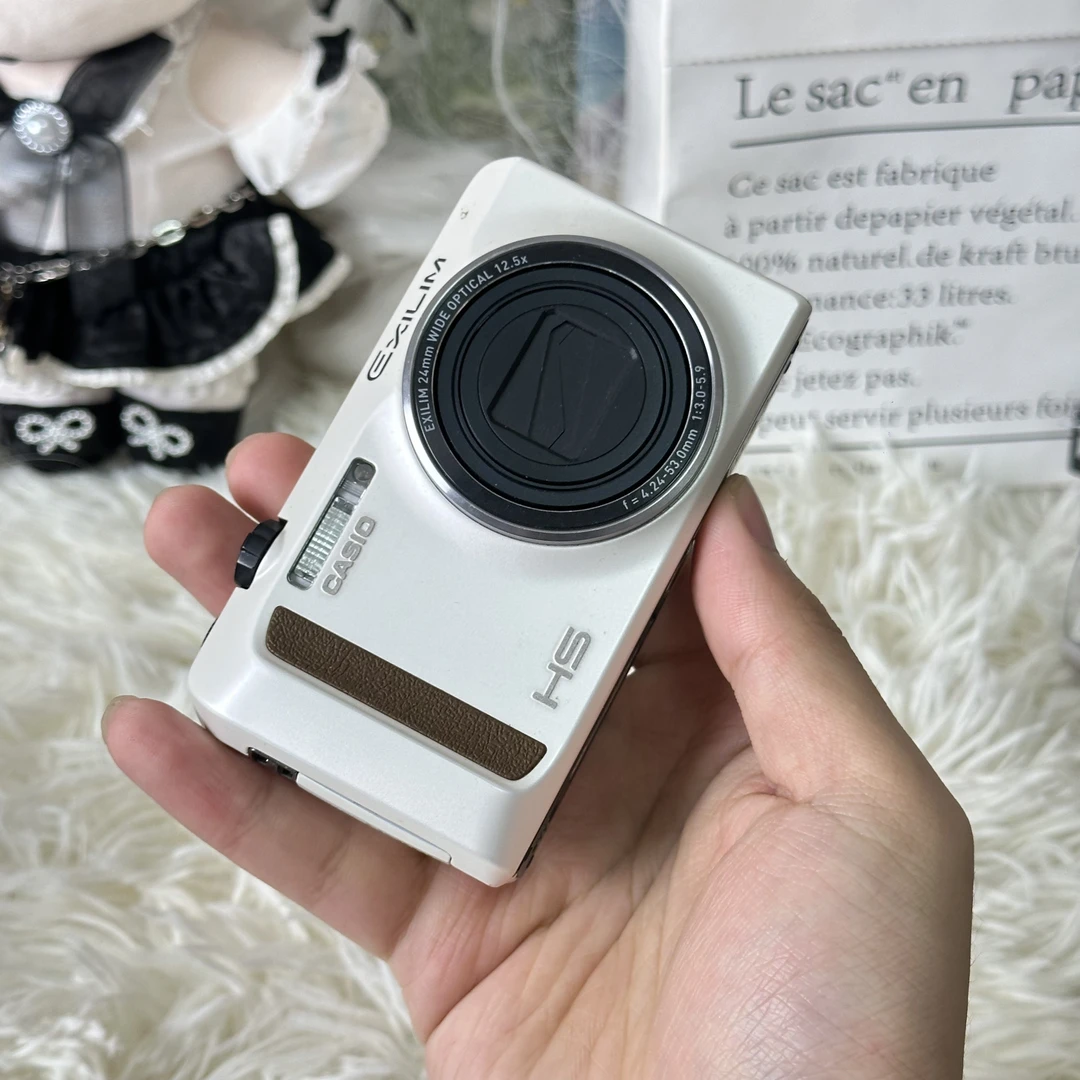 9新 Casio/卡西欧 卡西欧zr410小长焦冷白皮1600万像素带配件