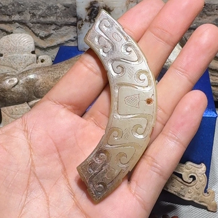 和田玉（糖玉）未镶嵌颈饰依*