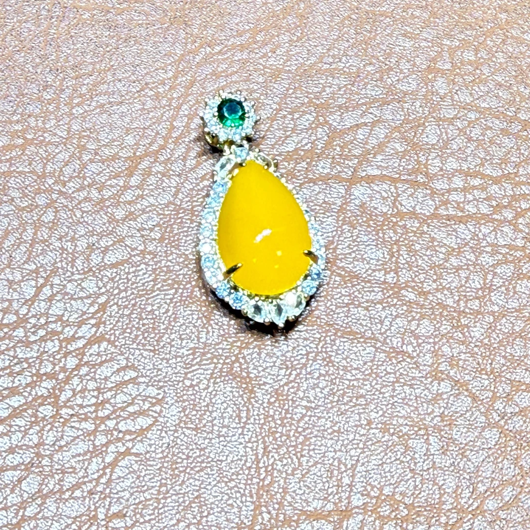 高端-大气-时尚水滴吊坠A42