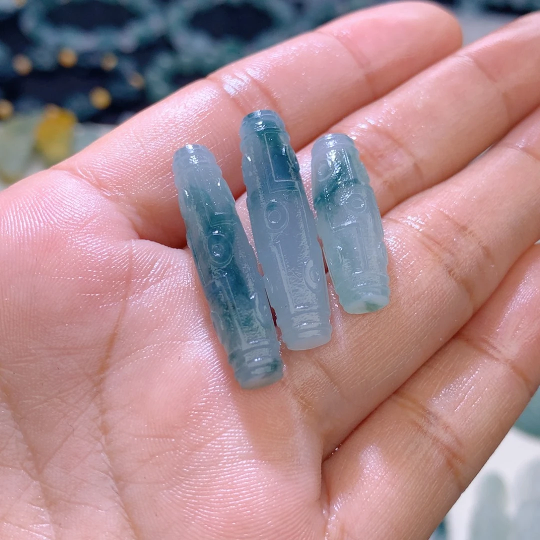 L***K定制翡翠未镶嵌毛货抛光