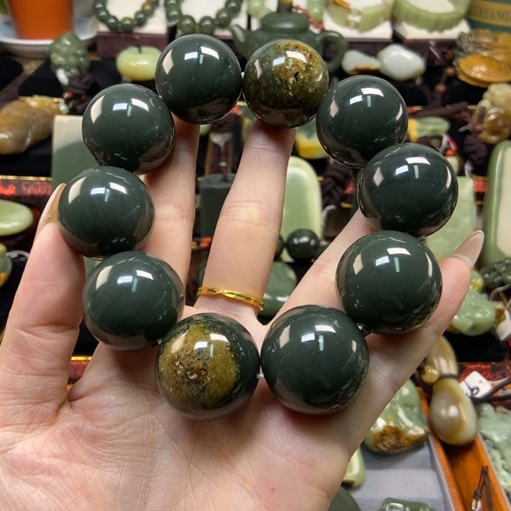 未镶嵌手串岫岩河磨玉（透闪石质玉）