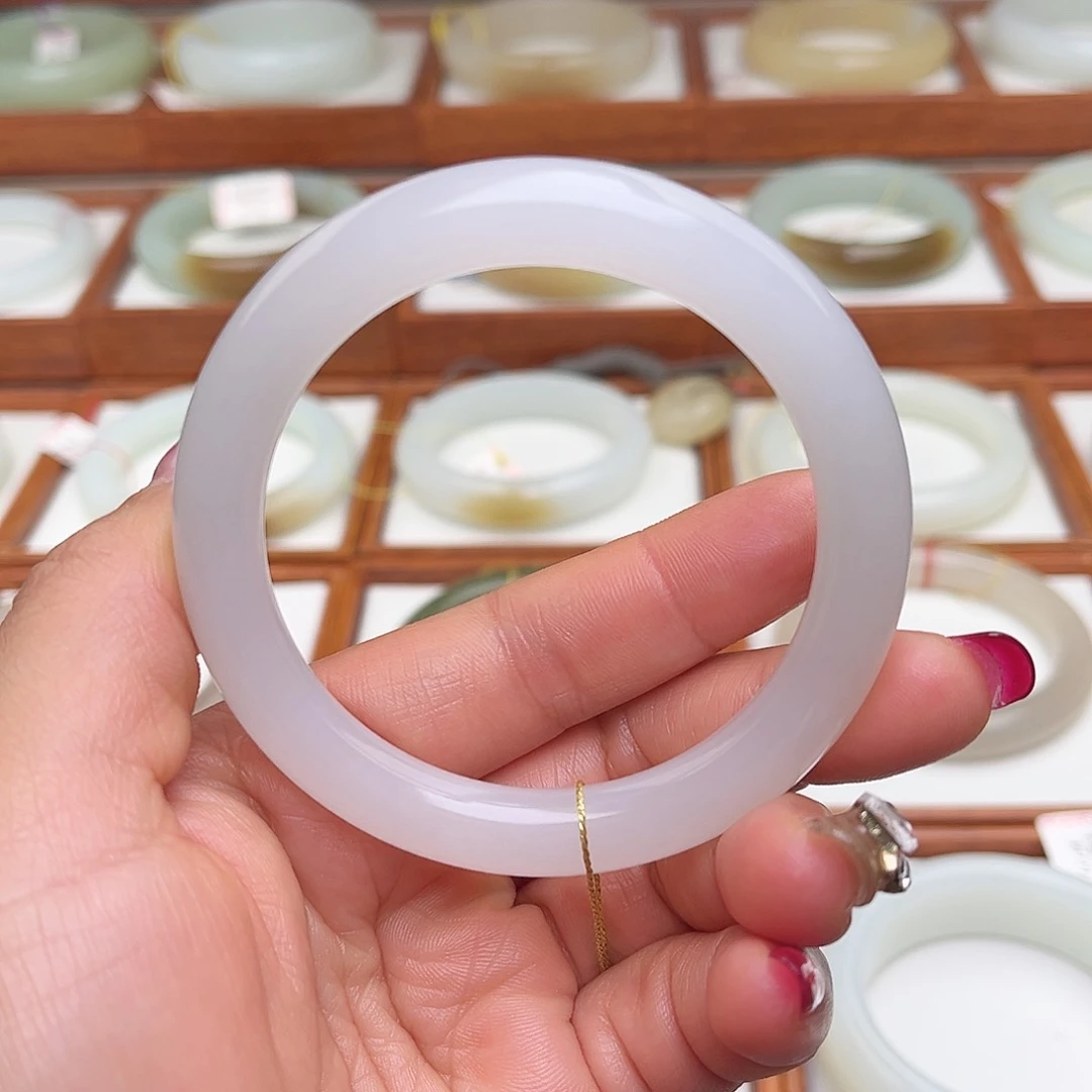 和田玉手镯未镶嵌56.5