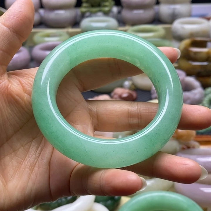 石英质玉未镶嵌手镯