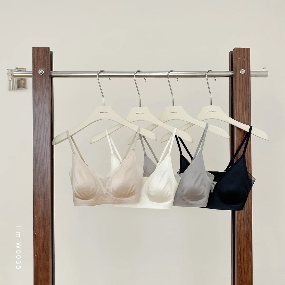 2奶皮丝光缎面超薄兔耳水晶杯无痕裸感文胸 W5035