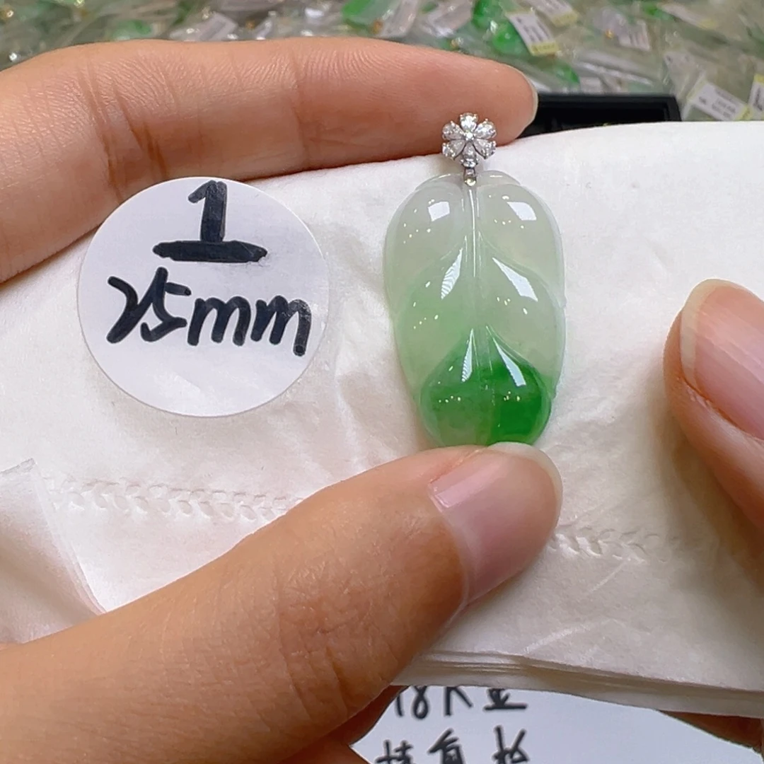吊坠(不含链)18K金镶嵌翡翠