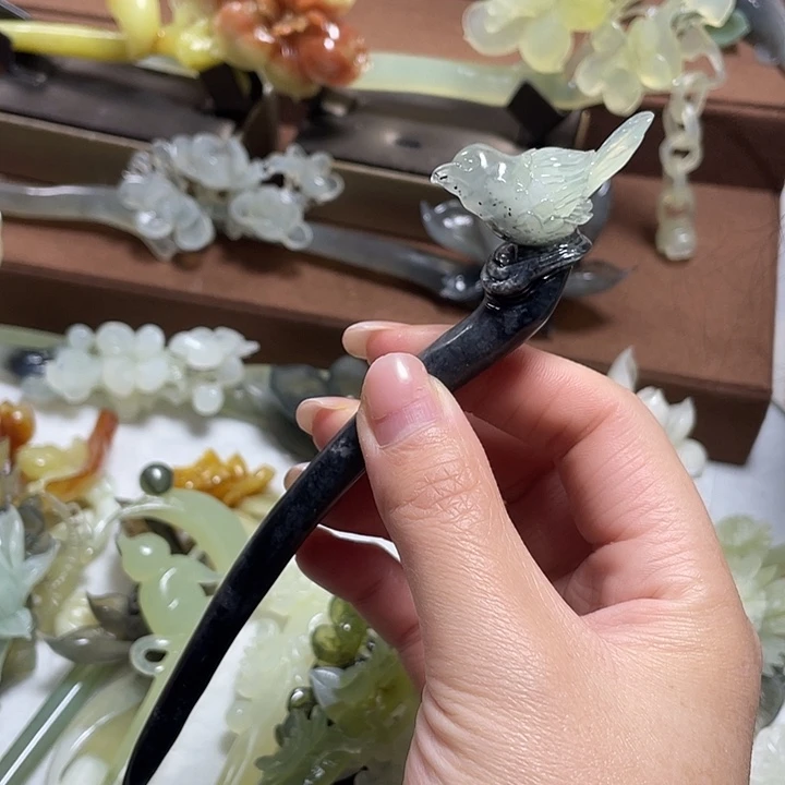 蛇纹石玉未镶嵌发饰