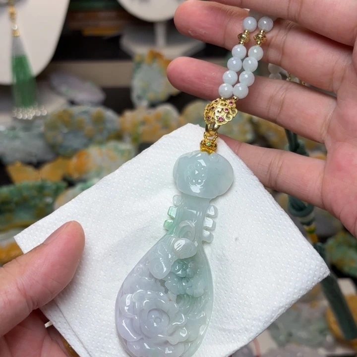 颈饰未镶嵌翡翠吊坠