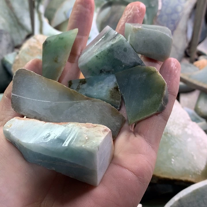 翡翠裸石取小件怼裂