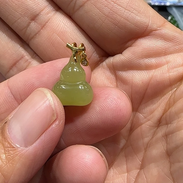 和田玉18K金镶嵌颈饰