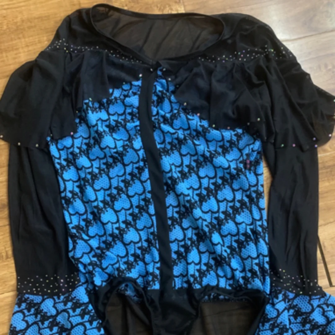 恒世舞服蓝色喇叭袖连体上衣