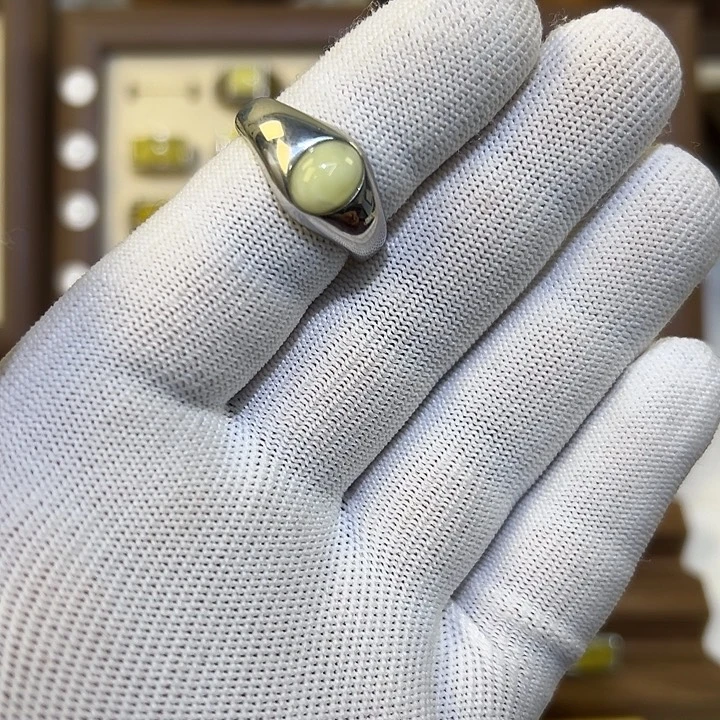 爱***狸琥珀银S925镶嵌戒指琥珀蜜蜡镶嵌戒指