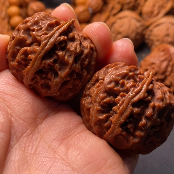 秦岭野生文玩核桃