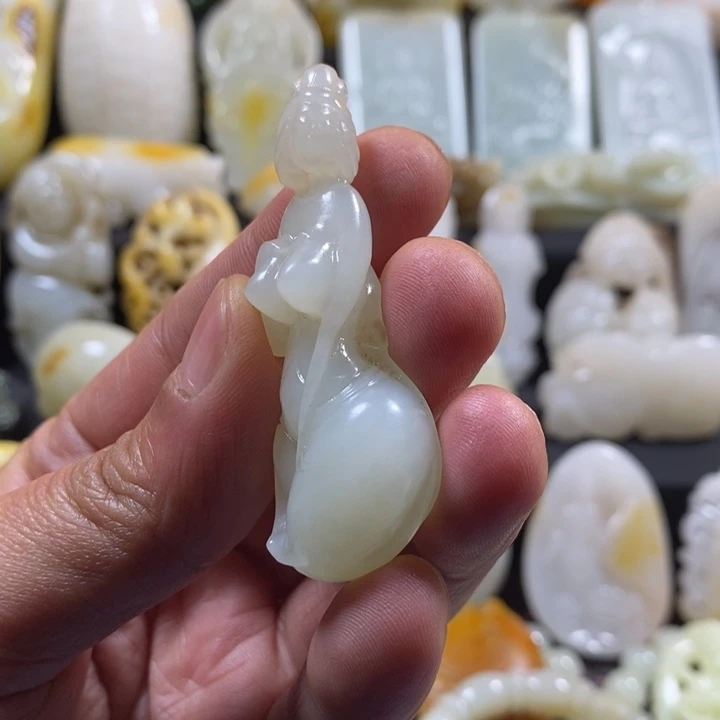 和田玉颈饰未镶嵌