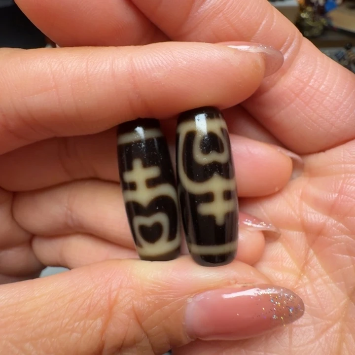 泽***措玛瑙/玉髓未镶嵌颈饰