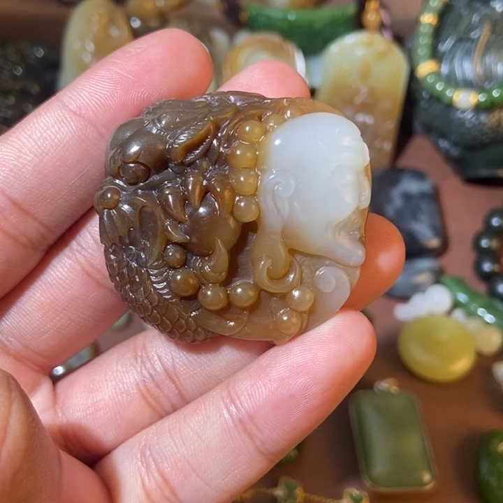 和田玉未镶嵌挂件