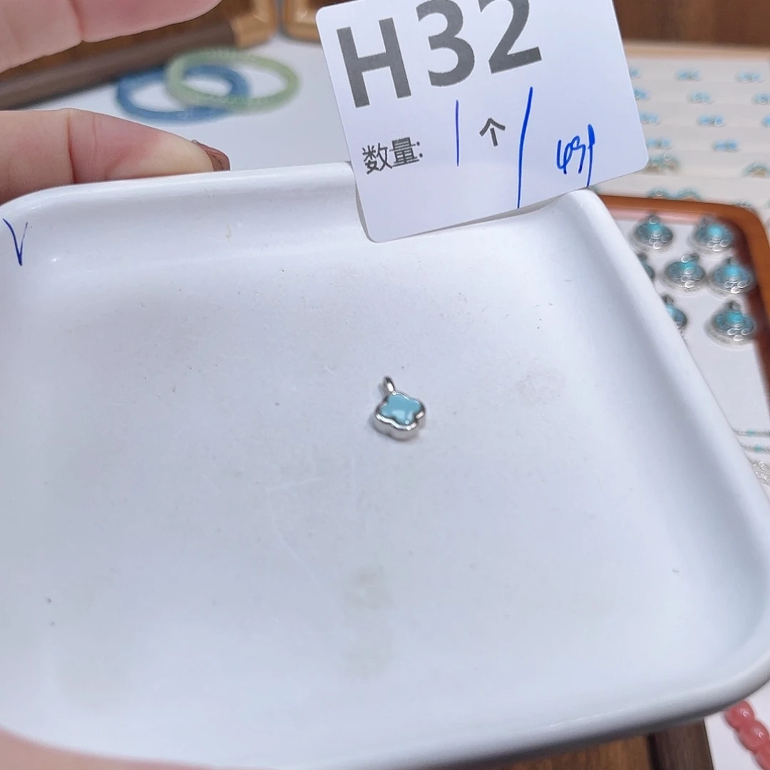 水晶珠宝半成品银S925镶嵌H32。