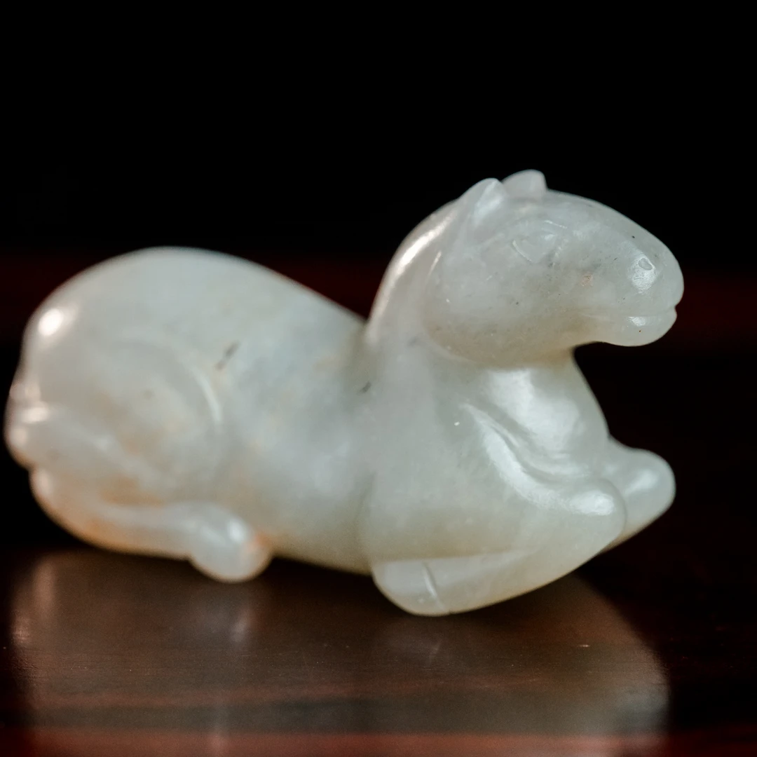 明和田玉卧马花件