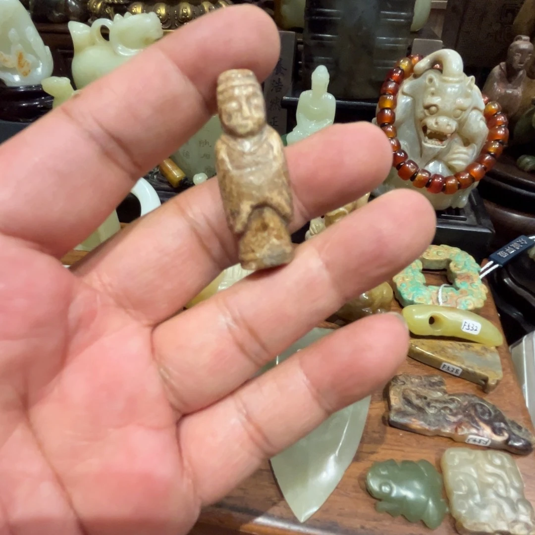 颈饰未镶嵌和田玉凡*