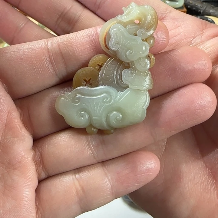 和田玉未镶嵌颈饰定制