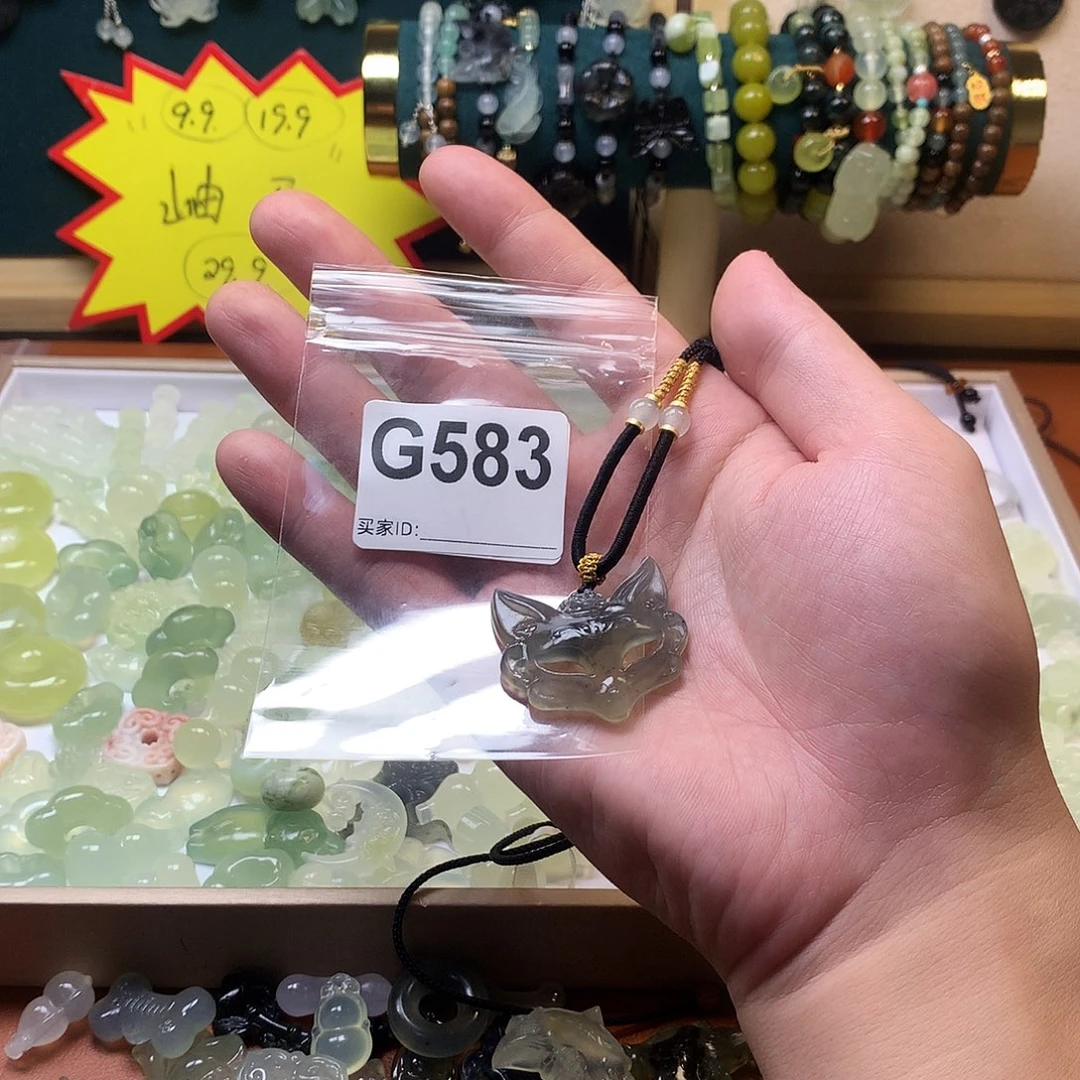 泠***兮未镶嵌蛇纹石玉颈饰
