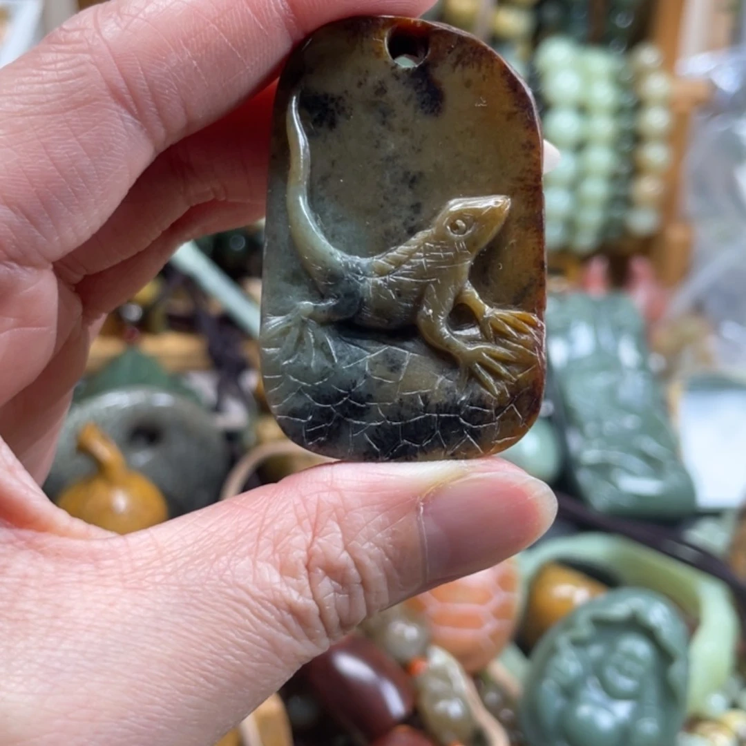 【闪购商品】岫岩河磨玉（透闪石质玉）挂件未镶嵌