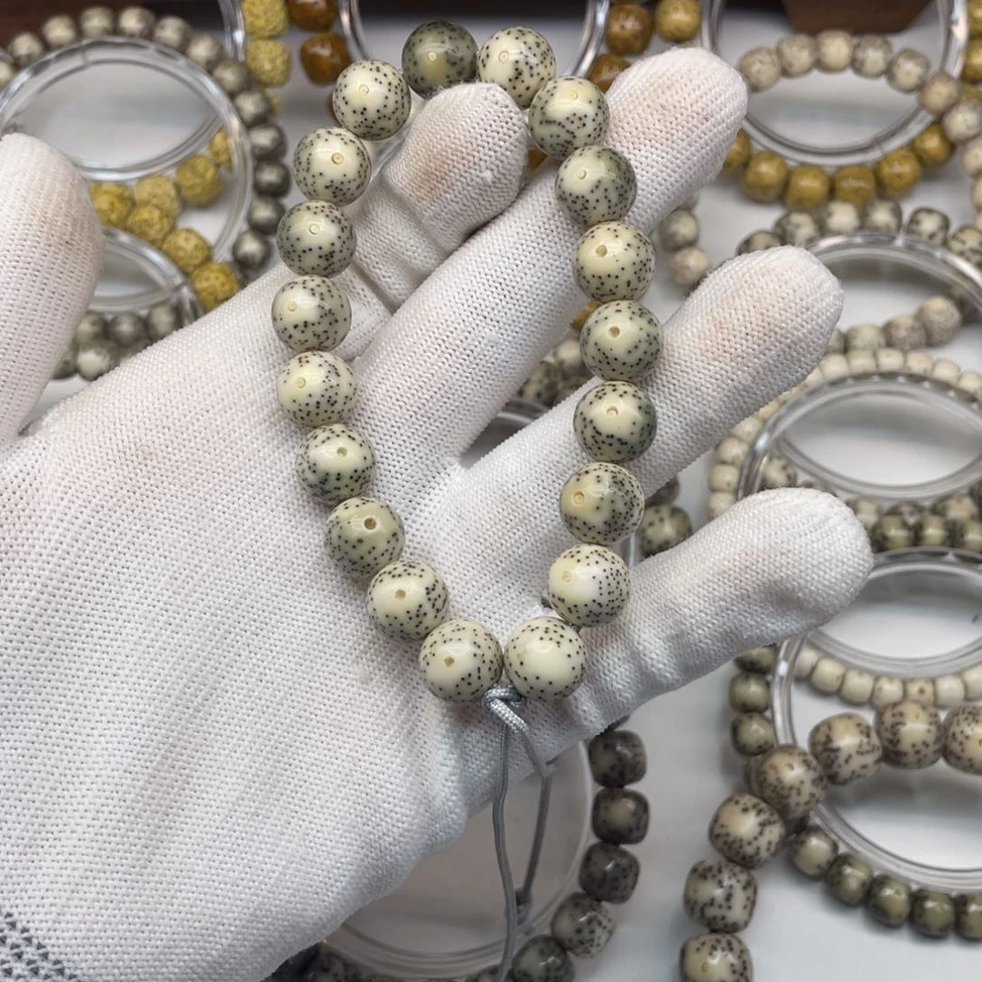 星月菩提手串张*行11mm圆珠手持石玉料A28