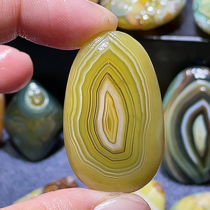 玛瑙/玉髓未镶嵌珠宝奇石