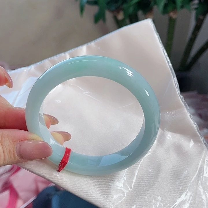 翡翠手镯未镶嵌缅甸翡翠
