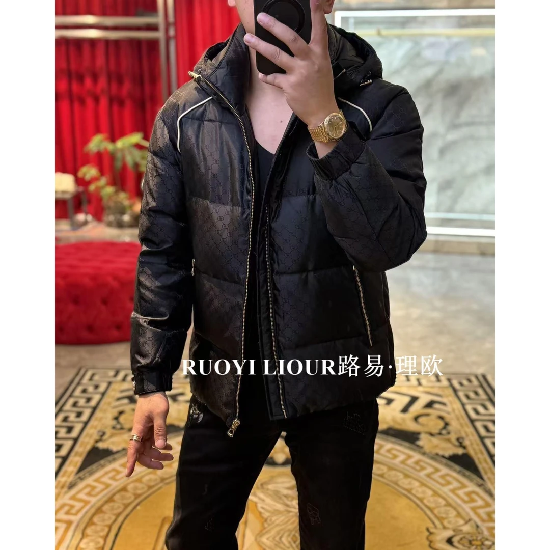 【路易理欧】欧货潮流轻奢时尚连帽胸标休闲冬季羽绒服8215