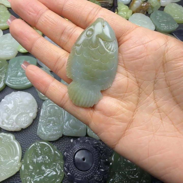 和田玉未镶嵌珠宝奇石