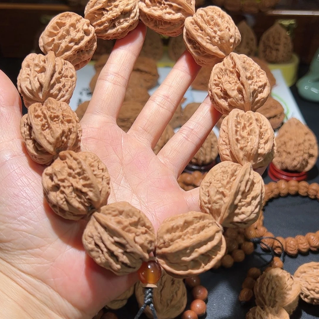 文玩核桃把件Y****?九纹龙