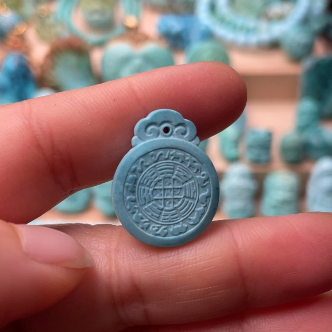 绿松石未镶嵌颈饰