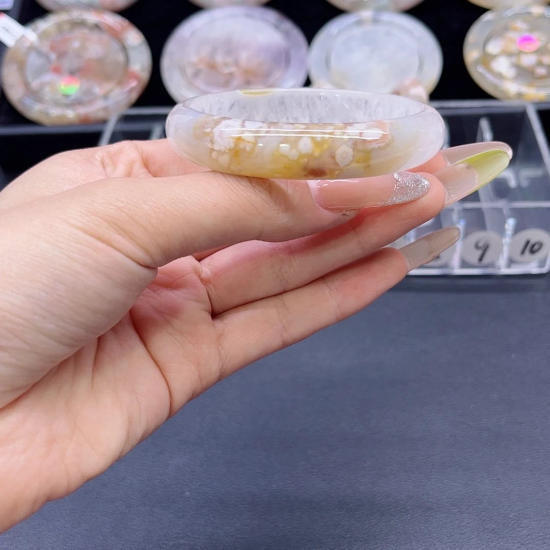 玛瑙/玉髓手镯未镶嵌57
