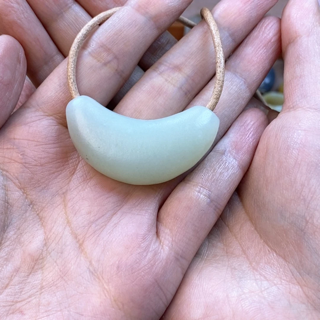 和田玉颈饰未镶嵌喵****咪