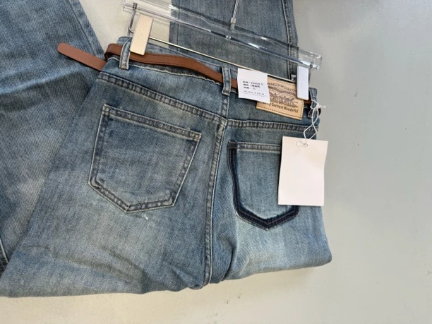 高腰显瘦直筒牛仔裤女春秋新款弹力窄版休闲长裤