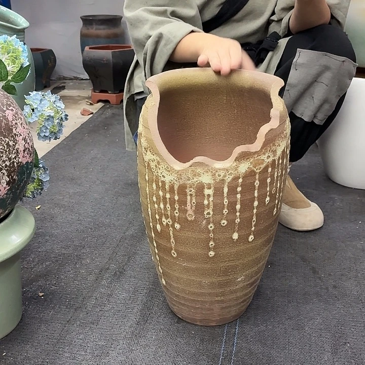 20-42 -粗陶花盆有孔