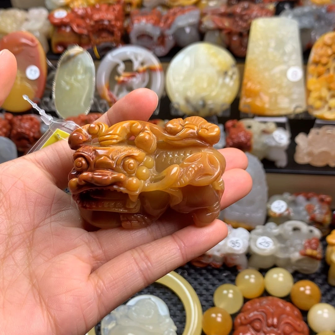 石英质玉（黄龙玉）挂件未镶嵌