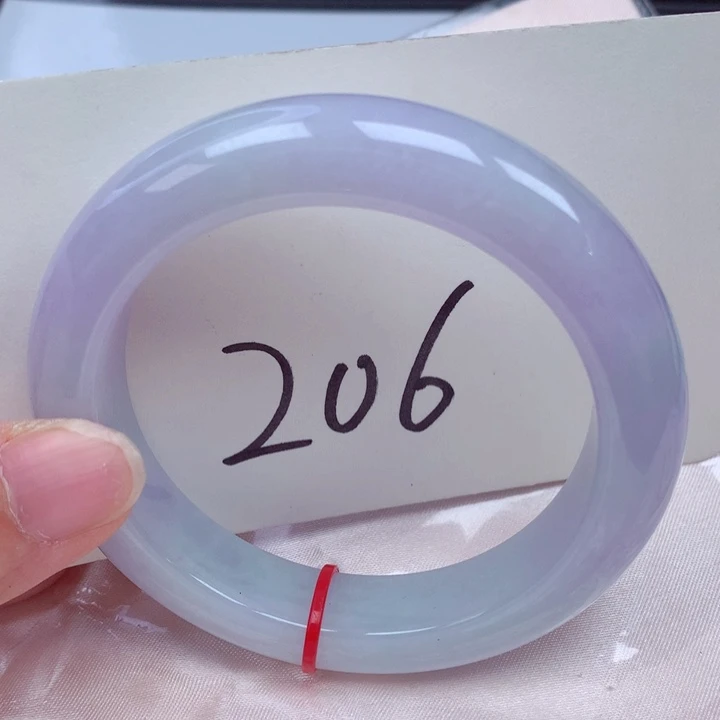 翡翠手镯未镶嵌翡翠