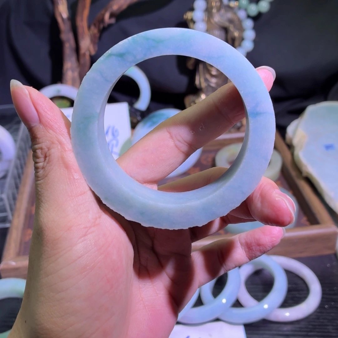 定制翡翠未镶嵌天然翡翠A货毛胚手镯