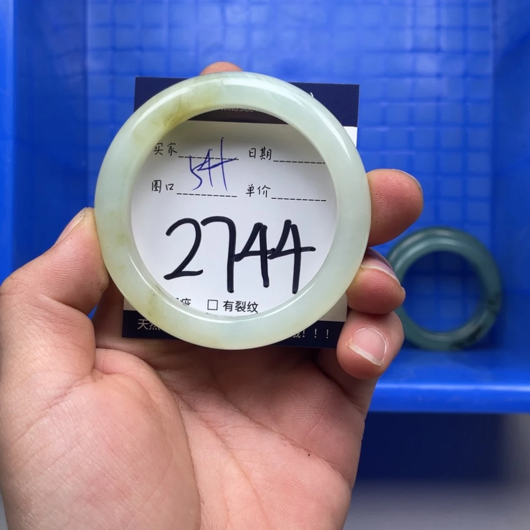 岫玉手镯手镯未镶嵌