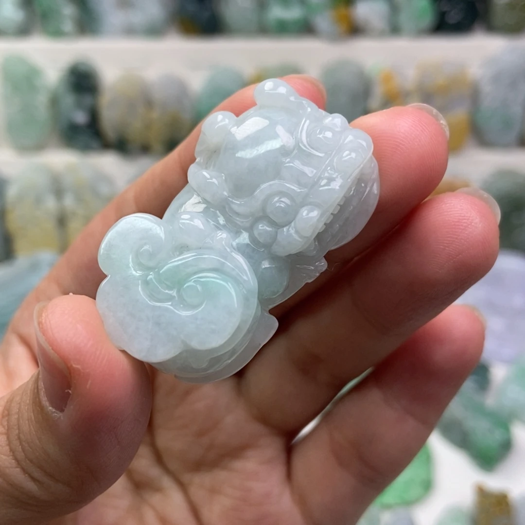 翡翠未镶嵌吊坠(赠链)