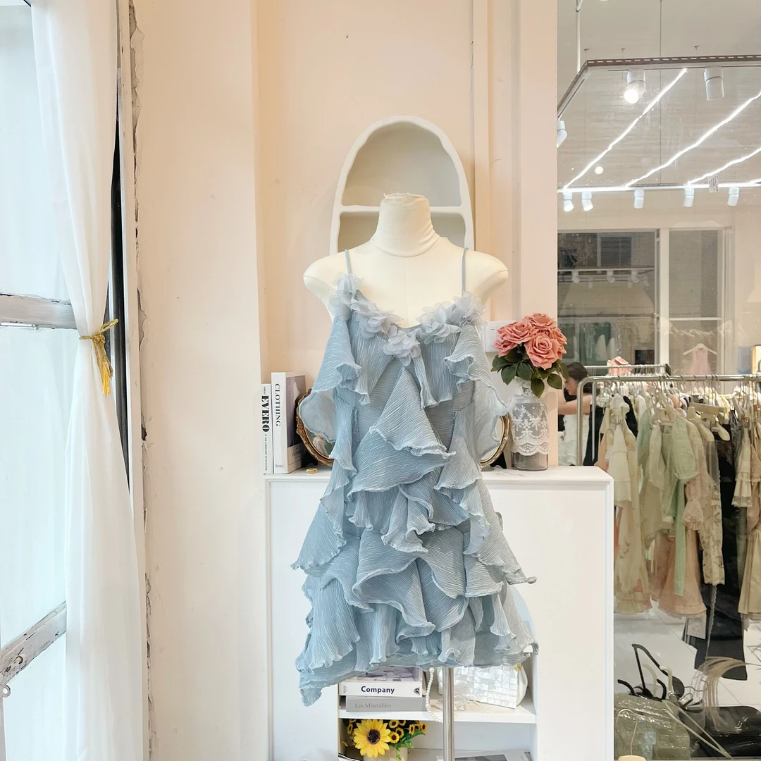 青青大码衣橱 夏新款气质别致设计感多层网纱荷叶边连衣裙C5631