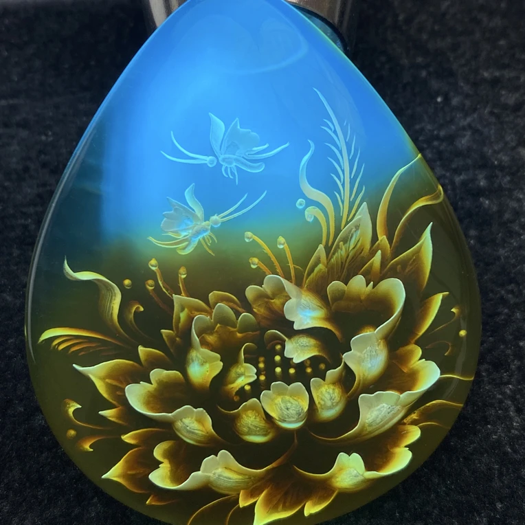 琥珀蜜蜡阴雕 吊坠 蝶恋花 大师作品